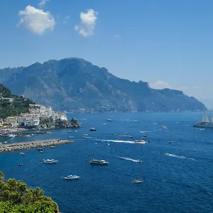 Fuoco D'amalfi Iazzetta 2*, Amalfi Italia